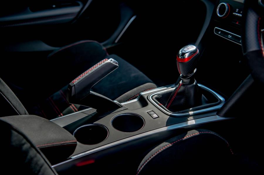 Детали интерьера Renault Megane R.S. 280 Cup 2018 года  (UK) (фото 7 из 40)
